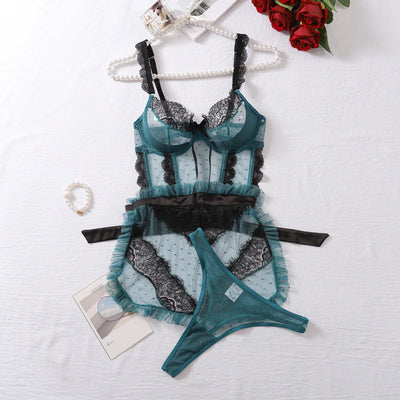 Conjunto de lingerie com avental e acabamento em babado