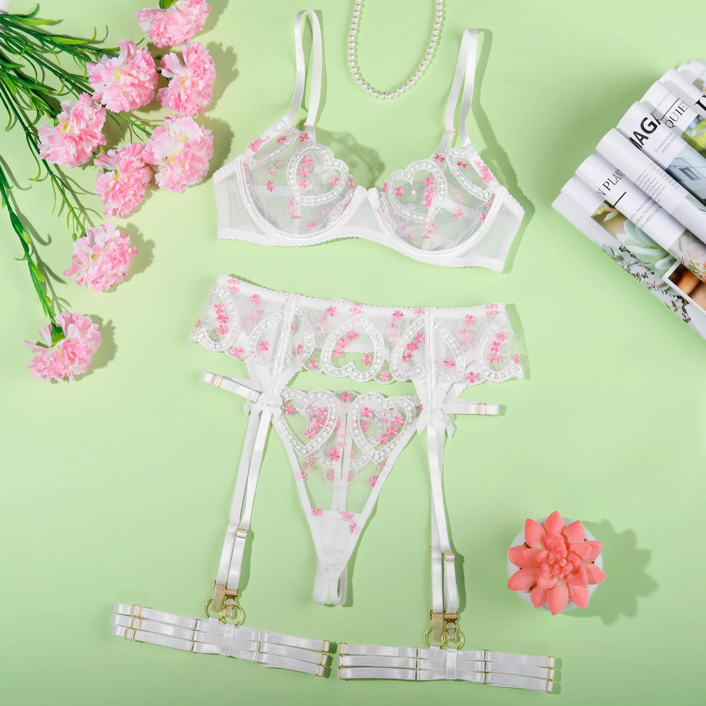 Conjunto de lingerie de renda bordada Lynn Heart