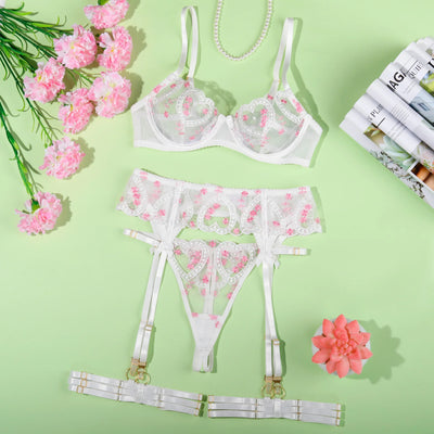 Conjunto de lingerie de renda bordada Lynn Heart