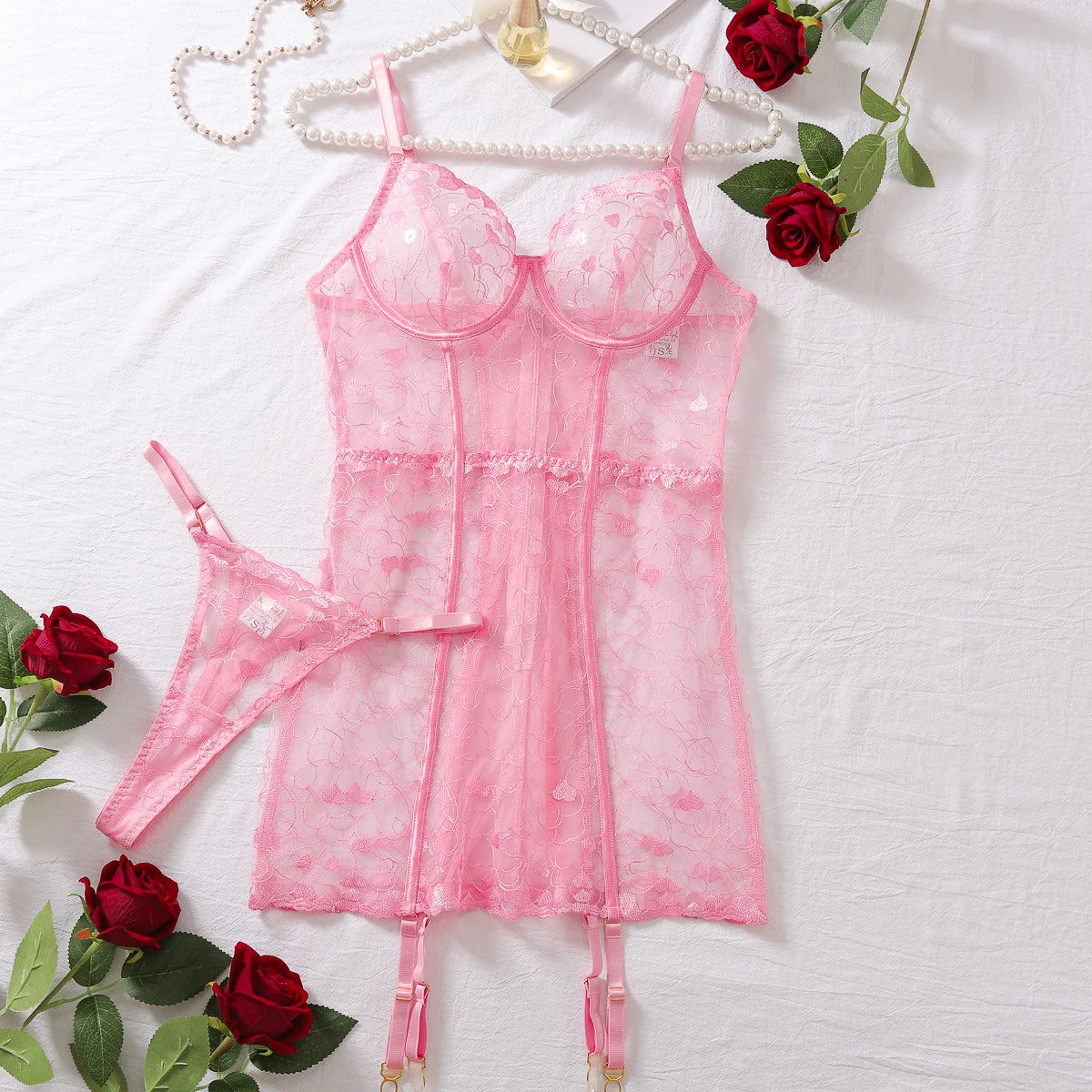 Chemise de nuit transparente avec broderie coeur