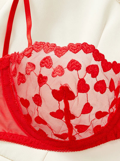 Ensemble de lingerie en dentelle avec broderie coeur et ouverture