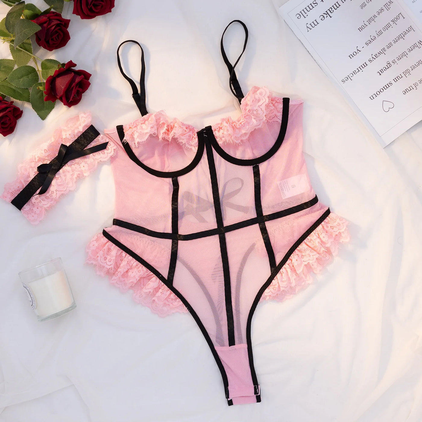 Body de malha rosa com babados e acabamento em renda